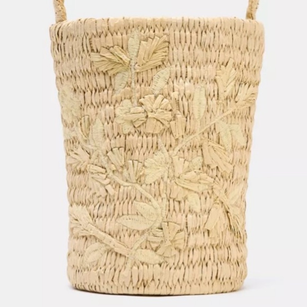 ZARA Straw Bag with Floral Embroidery in Light Beige. Brand new! - Picture 2 of 8